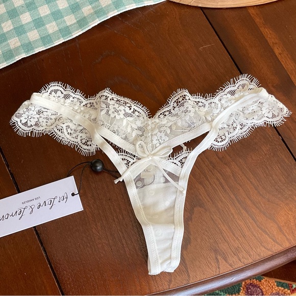 For Love & Lemons Scallop Floral White Lace Cutout Thong Panty, Size XXS… - Picture 5 of 9